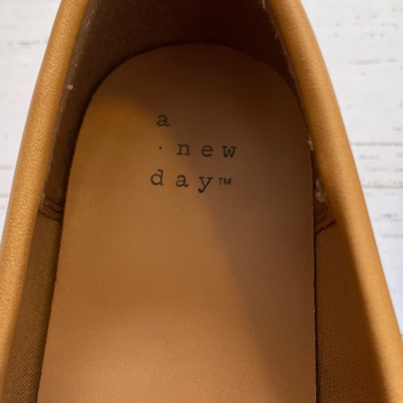 A New Day Danica Tan Loafers with Gold Buckle Accent, size 8.5 - Picture 7 of 12